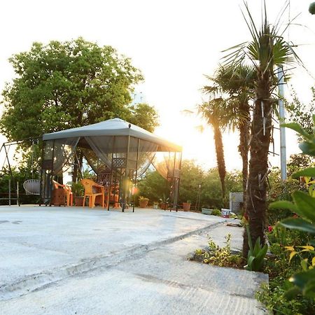 Rainbow Rooms Apart Hotel Makhindzsauri Kültér fotó